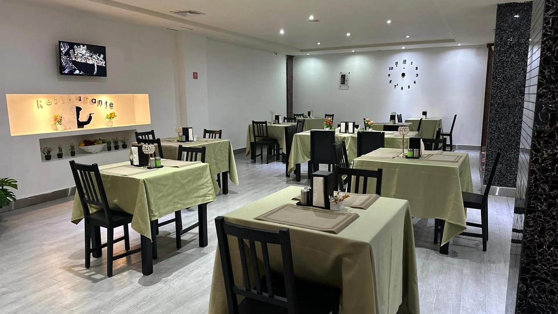Ramada By Wyndham Princess סנטו דומינגו 3*,