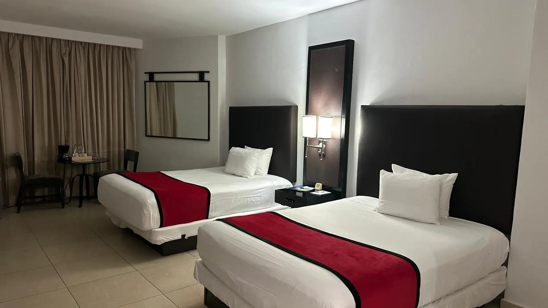 Ramada By Wyndham Princess סנטו דומינגו מלון