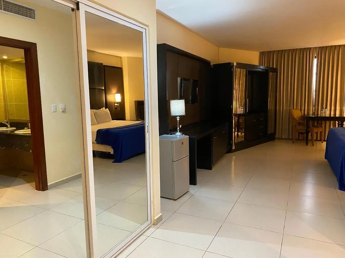 Ramada By Wyndham Princess Santo Domingo 3*,